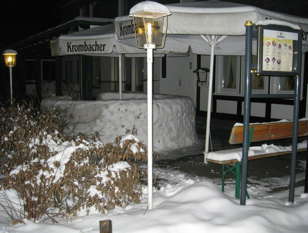 Schneebar vorm Haus Rameil. Dieser Winter machte es möglich.