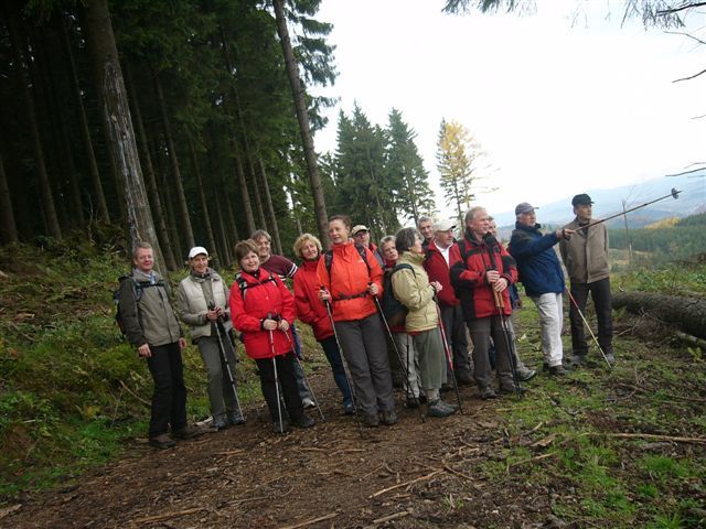 Die Wandergruppe bei einer Pause.