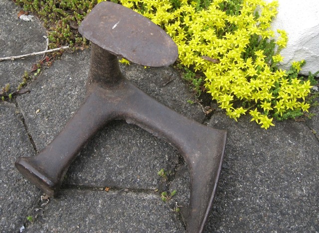 Wer kennt ihn noch, den Schuhmacherdreifuß?